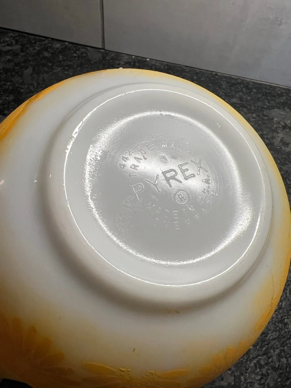 Pyrex Cinderella Bowl Sunflower Mixing Bowl - 442. 1-1/2 qt
